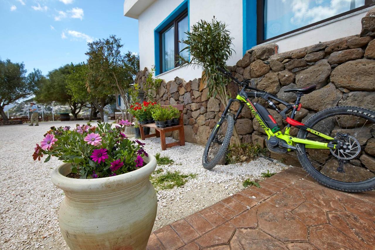 Agriturismo Codula Fuili กาลาโกโนเน ภายนอก รูปภาพ